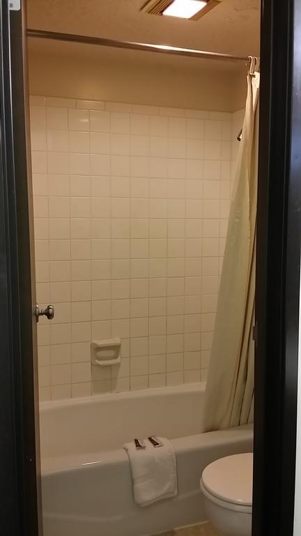 Sunflower Inn In Hutchinson Room photo